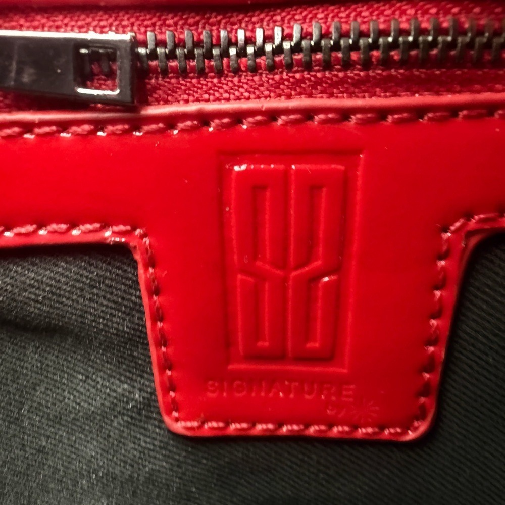 Signature Red Patent Leather Honeycomb Chain Shoulder Bag Turn Lock - Picture 2 of 12